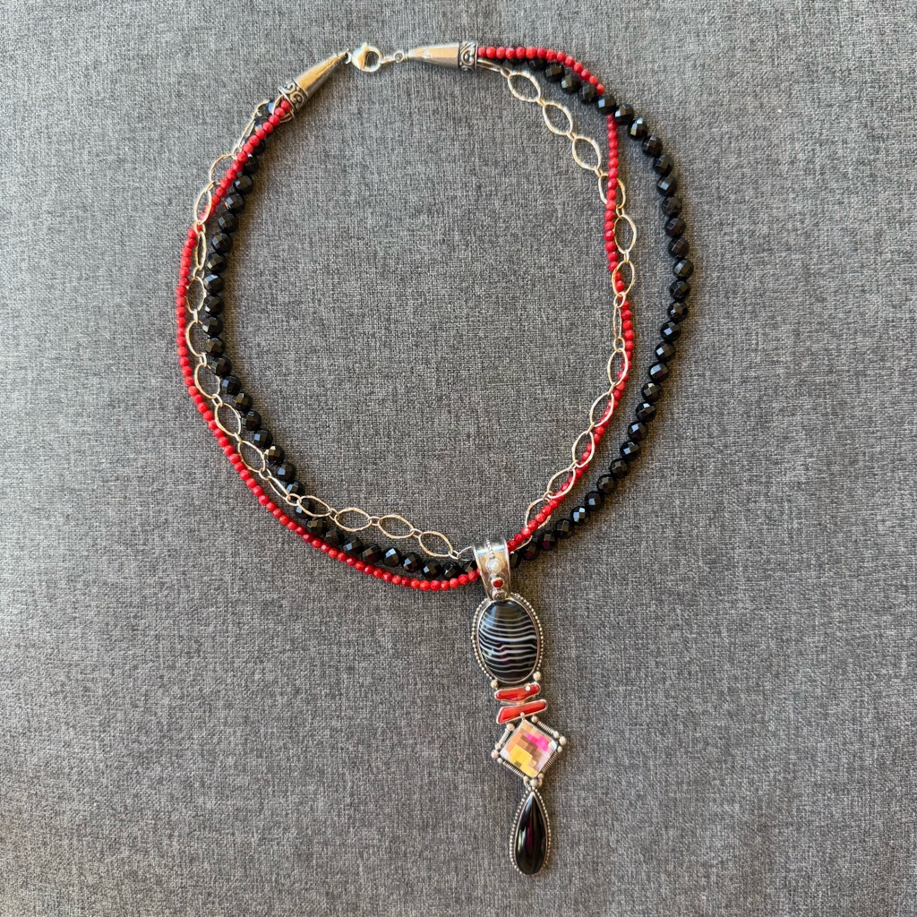 Mars And Valentine Echo Of The Dreamer Coral And Onyx Necklace With Pendant